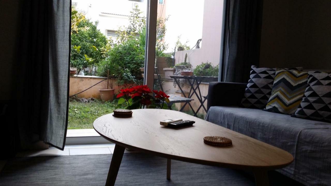 Athenian Apartment With Garden, Near Metro Station Chalandri Nu 3 エクステリア 写真